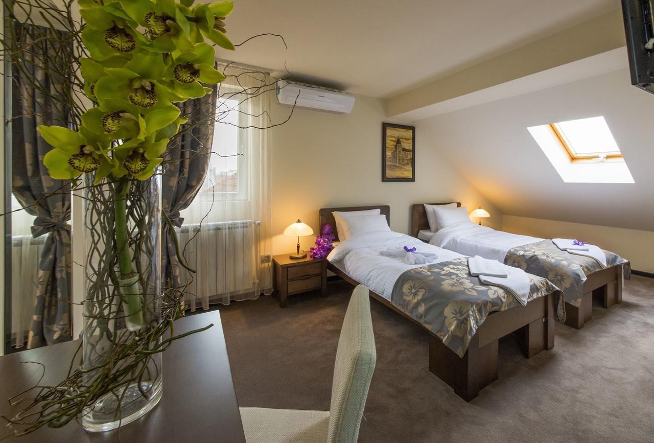 Garni Hotel Central Lux Kragujevac Exterior photo