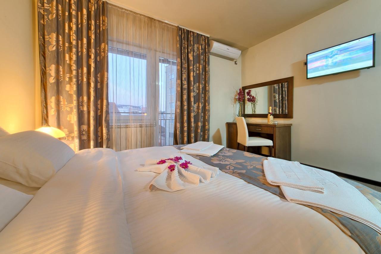 Garni Hotel Central Lux Kragujevac Exterior photo